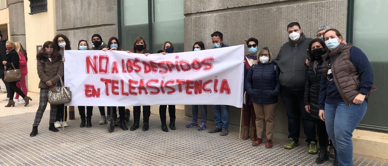 Trabajadores del servicio de Teleasistencia en Málaga.