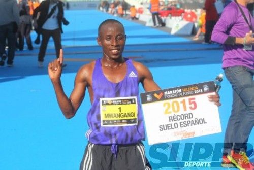 Las mejores imágenes del Maratón Valencia Trinidad Alfonso 2015