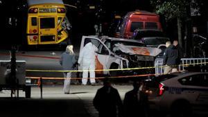 Policías en el lugar del atentado.