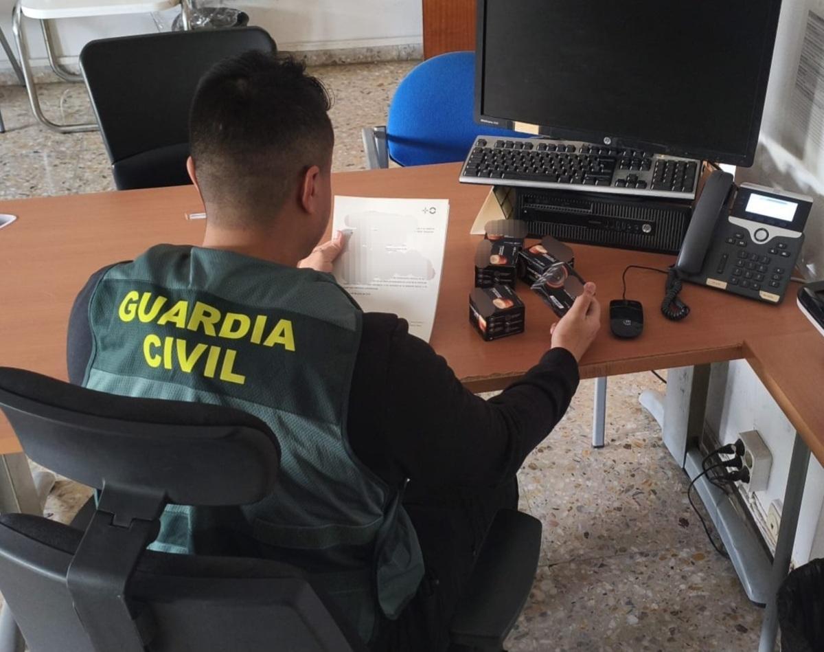 La Guardia Civil con las balizas V16