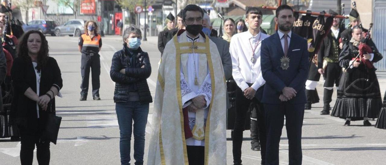 Los fieles de Cangas, al cura: "¡Sinvergüenza, retrógrado!"