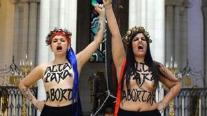 Protesta de Femen en la Catedral de la Almudena, en junio del 2014.