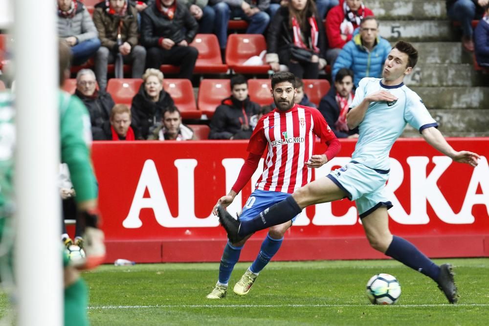 El partido entre el Real Sporting y el Numancia, en imágenes