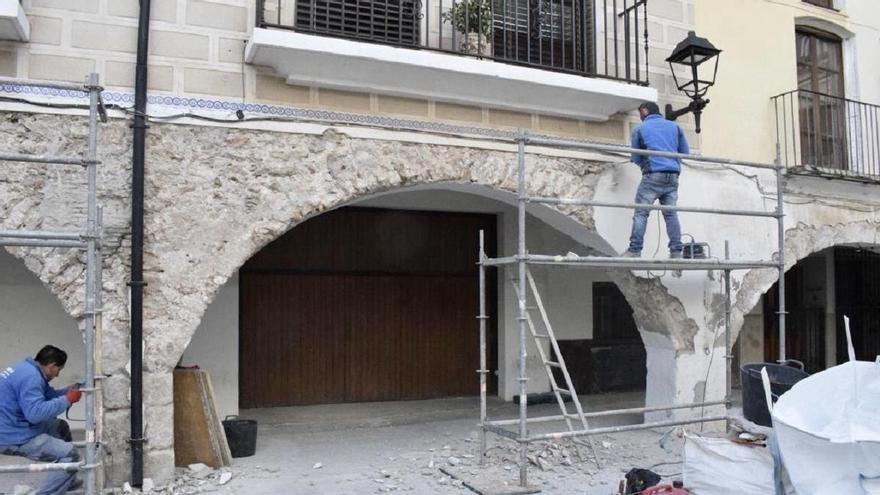 Almassora recupera los arcos del siglo XIV de la plaza Mayor