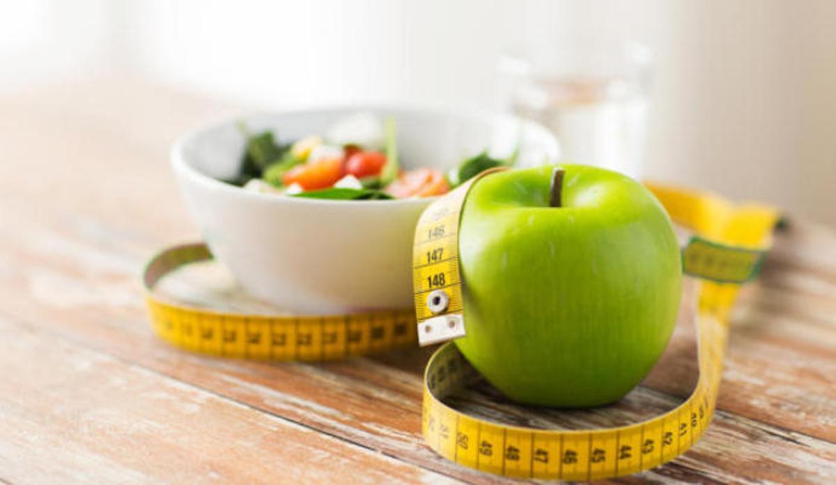 Nutricionistas desvelan cómo tiene que ser tu cena para que consigas perder peso sin esfuerzo