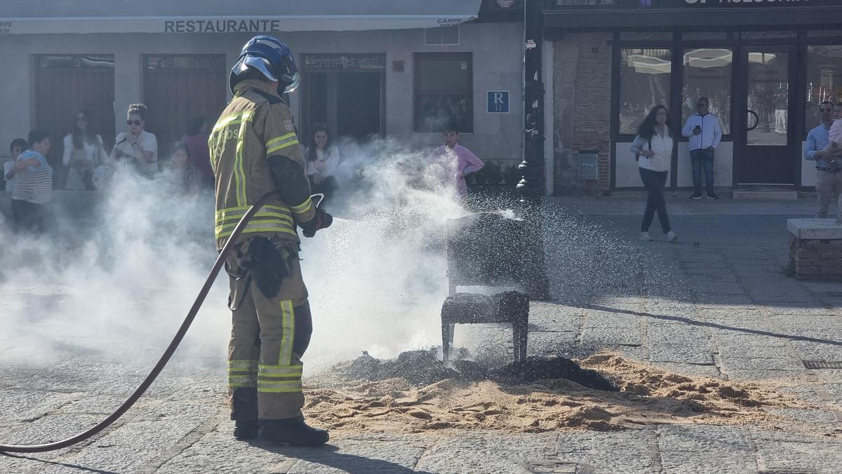GALERÍA | Toro despide la Semana Santa con la "Quema del Judas" GALERÍA | Toro despide la Semana Santa con la "Quema del Judas"