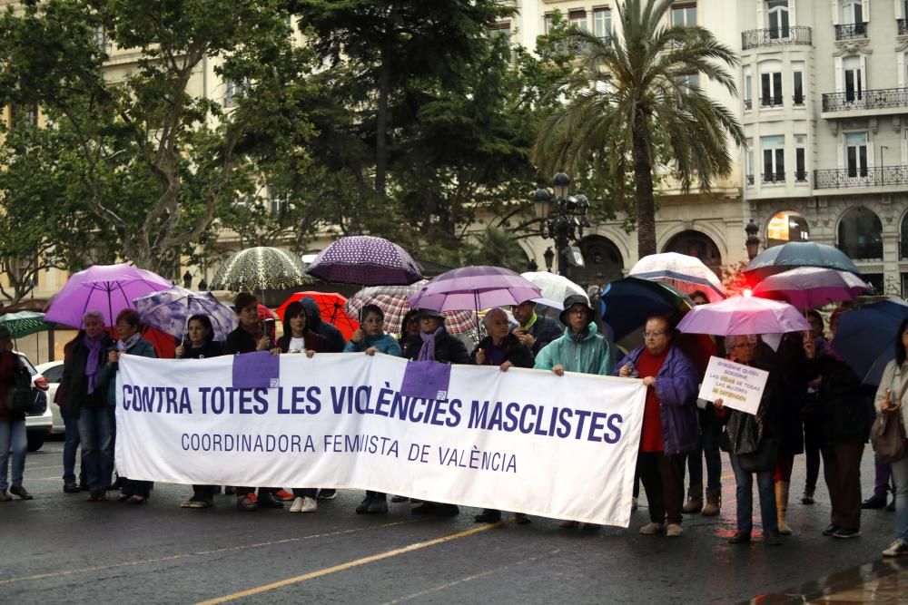 Protesta contra los feminicidios en València