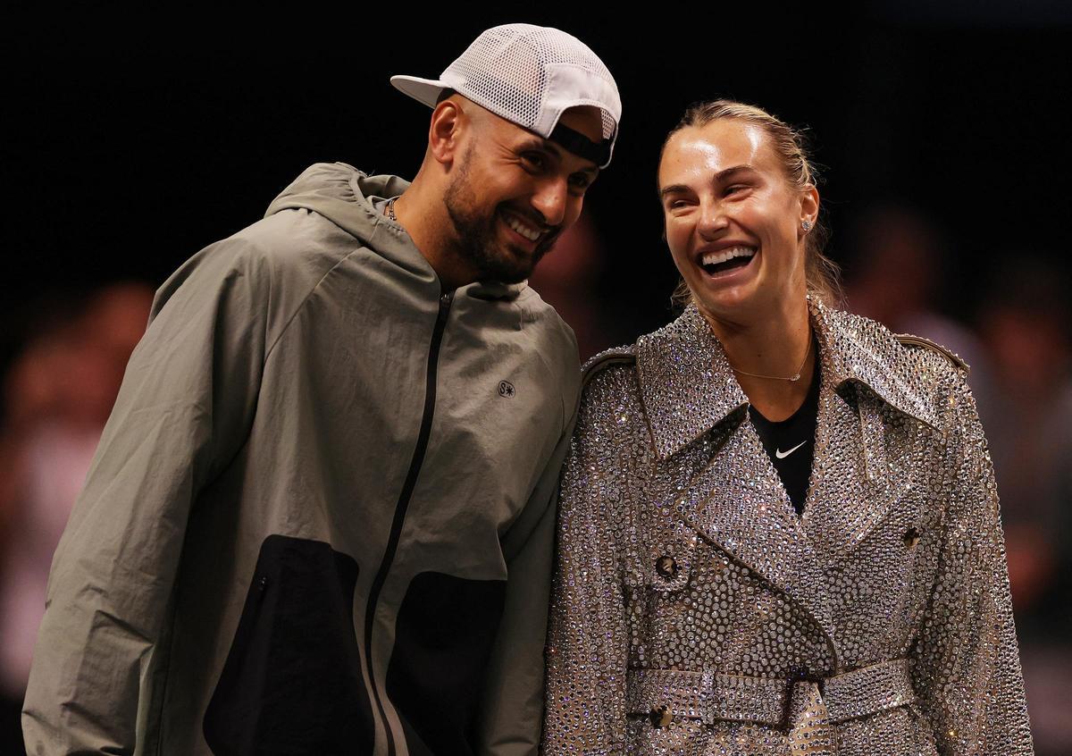 Sabalenka y Kyrgios, durante el sorteo de saque