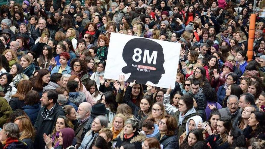 Las dos protestas de Pontevedra, a la mañana y a la noche, congregaron a miles de personas. // G. Santos