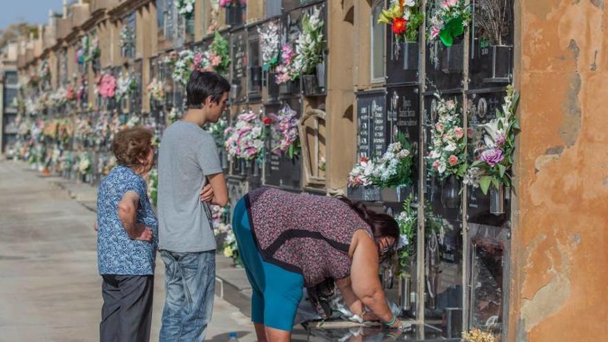 Los preparativos de cara al día de Todos los Santos el pasado año