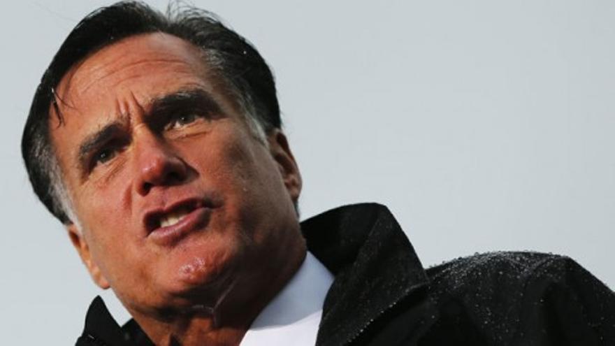 Romney gana a Obama por primera vez en una encuesta