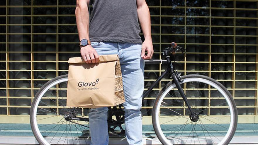 Glovo acerca el comercio local, entregando las compras en menos de una hora.