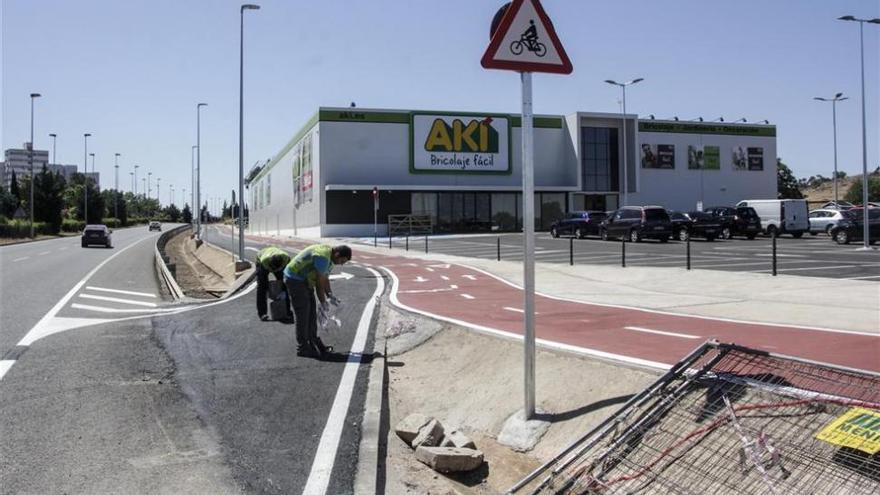 La tienda de AKI de Cáceres tendrá dos accesos para peatones y uno para vehículos