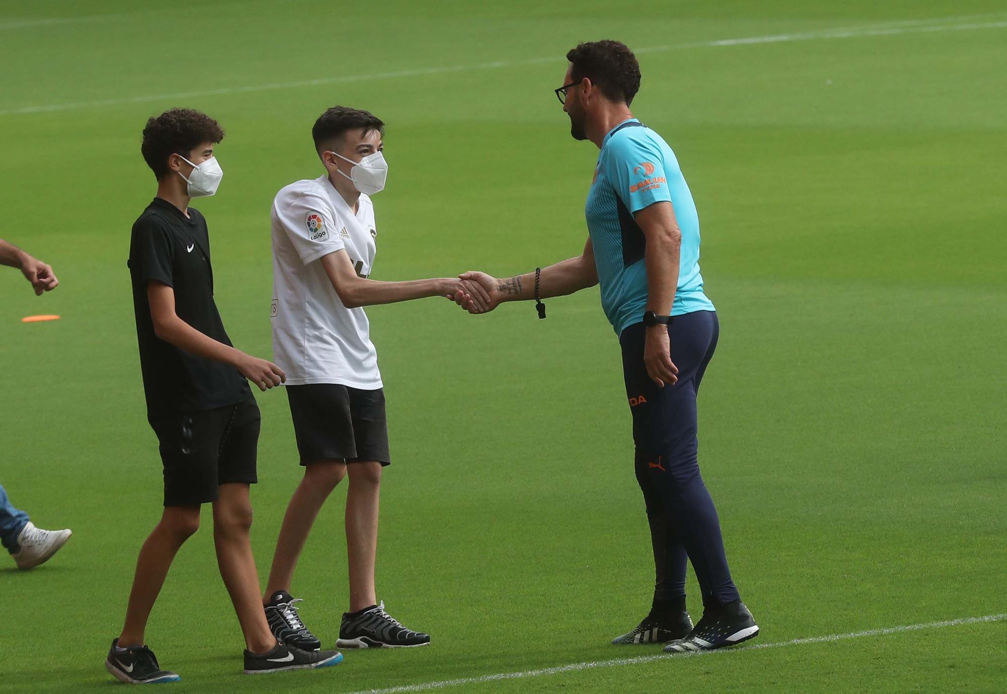 Sesión en Mestalla con Maxi Gómez y Alderete