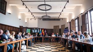 La ULL y la ULPGC se asocian para exigir financiación estable y evitar la fuga de talento