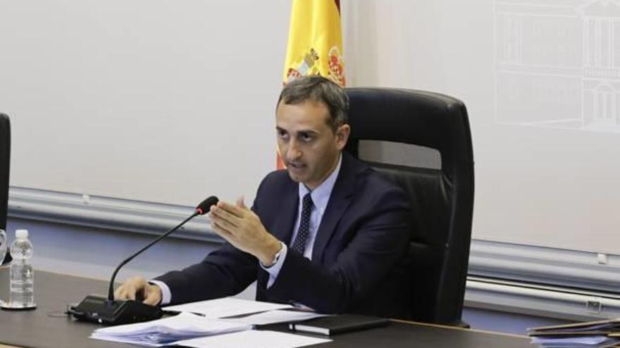 El presidente de la Diputación, César Sánchez, durante el pleno ordinario que tuvo lugar ayer en la institución provincial.