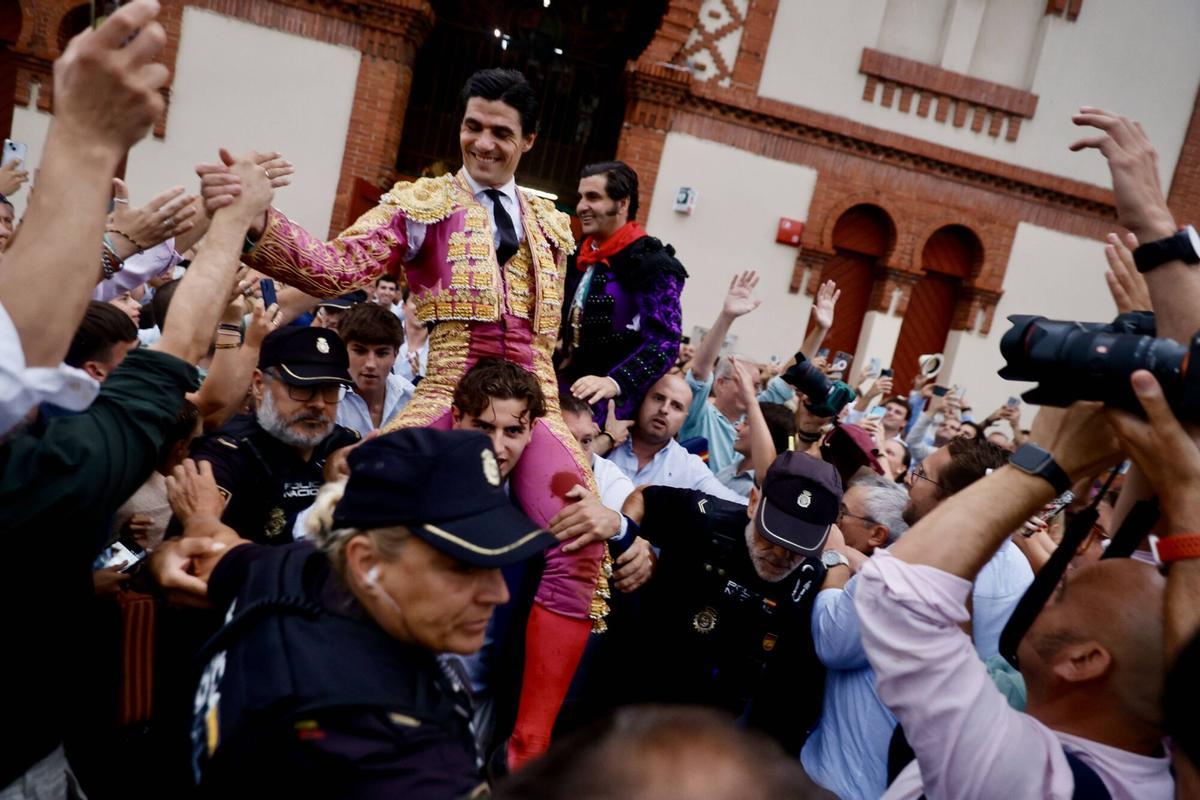 El triunfo de Morante y Pablo Aguado en Gijón, en imágenes El triunfo de Morante y Pablo Aguado en Gijón, en imágenes