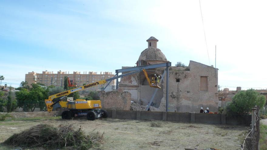 El Ayuntamiento inicia el apuntalamiento del Convent para evitar nuevos derrumbes