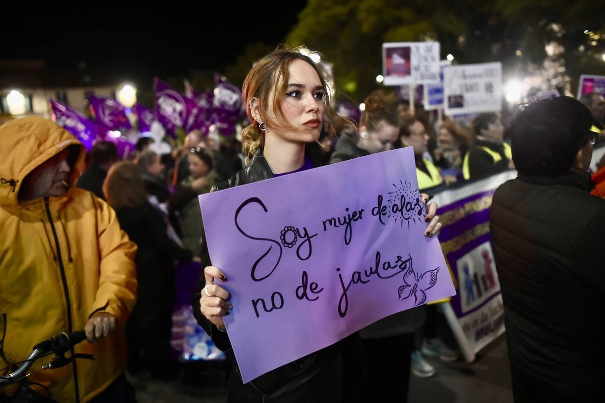 Manifestación con motivo del Día Internacional de la Eliminación de la Violencia.