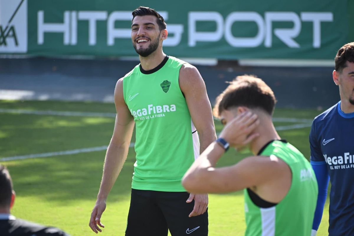 Rafa Mir smiles in training.