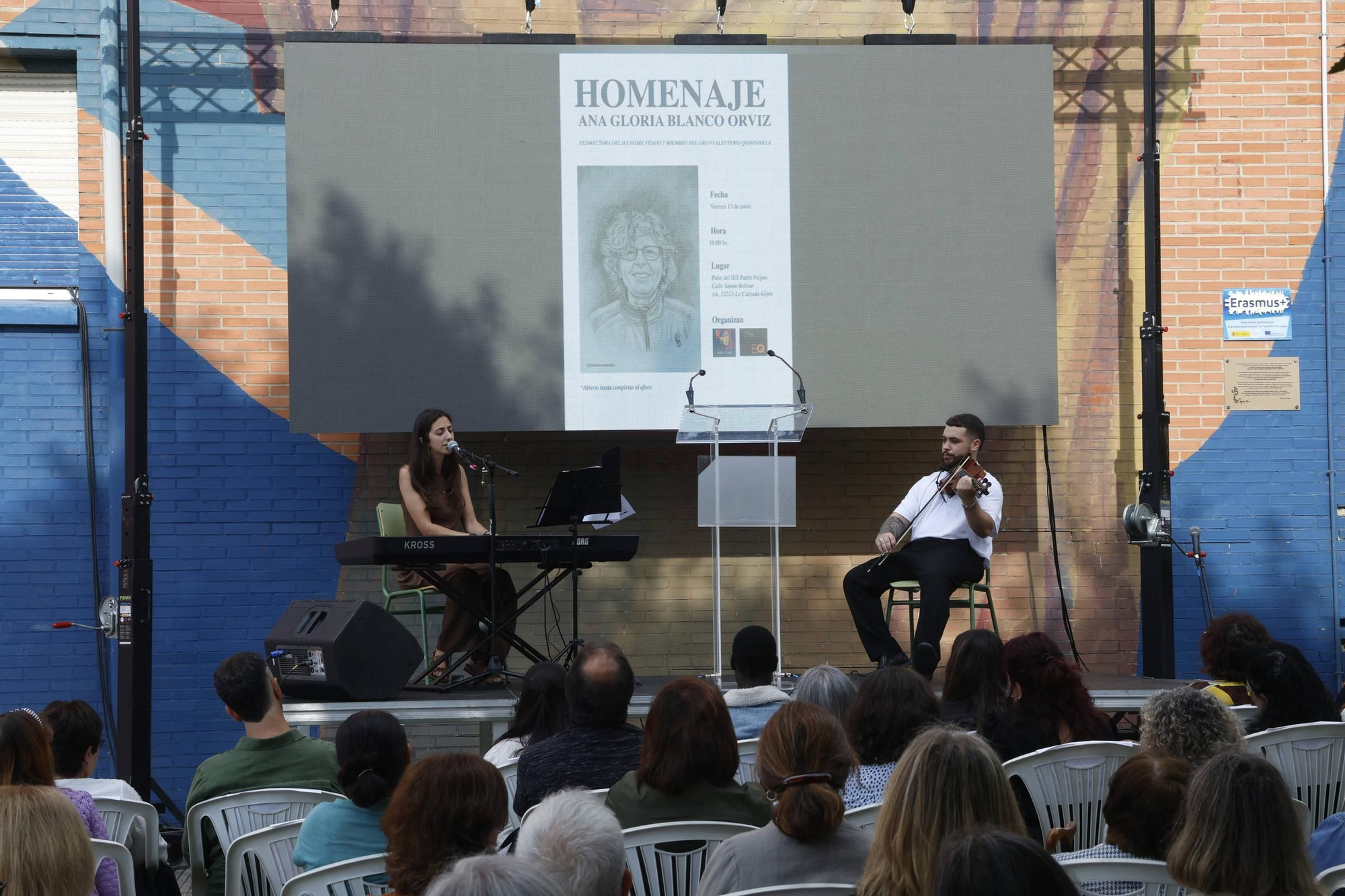Emotivo homenaje a la profesora Ana Gloria Blanco en el IES Padre Feijoo (en imágenes)