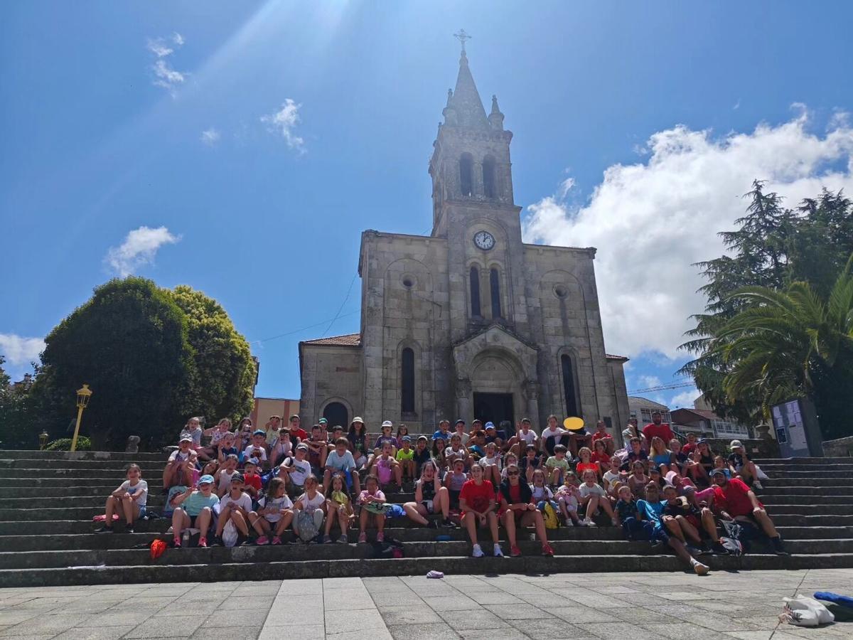 Participantes en un campus anterior del Atletismo Deza.
