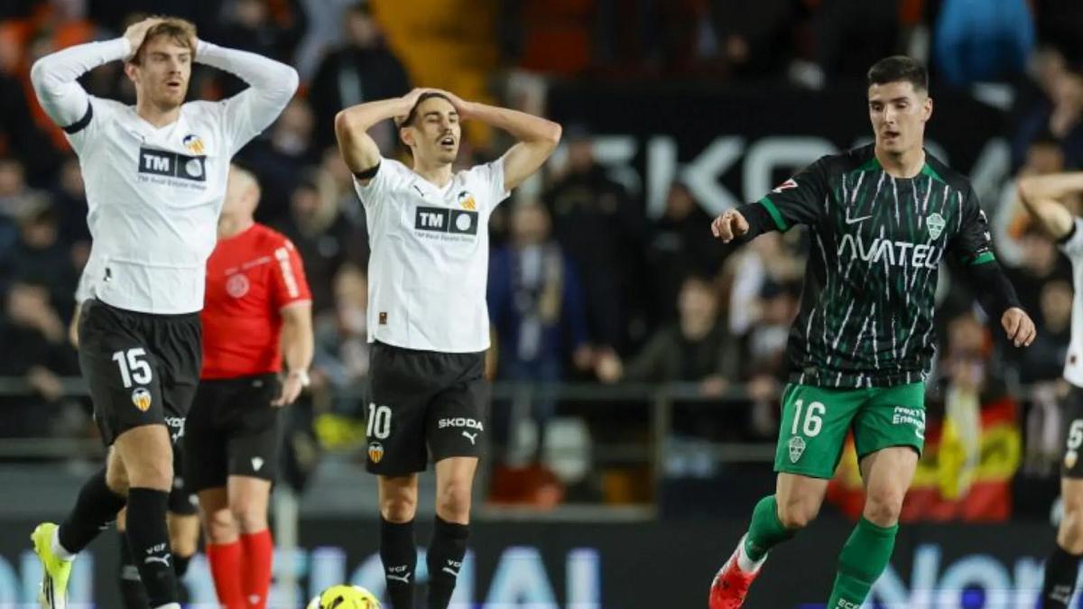 Valencia, en su empate con el Elche (1-1) de LaLiga EA Sports