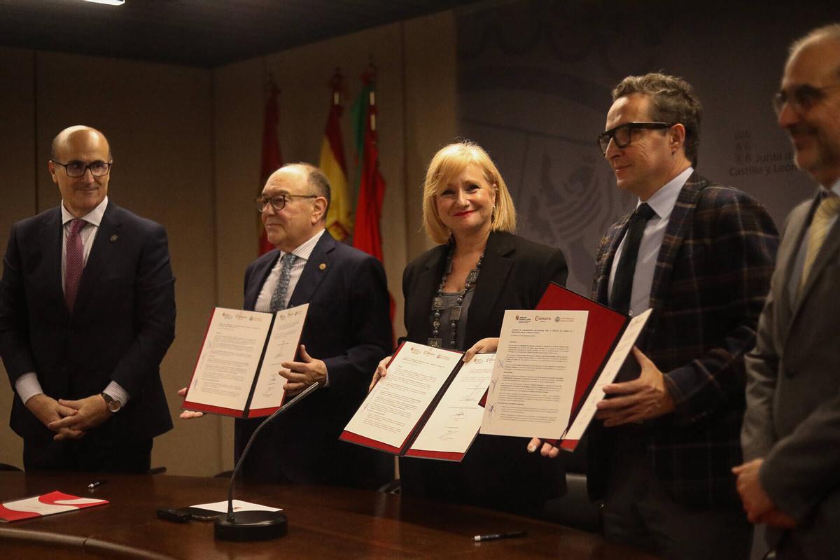 Zamora. Firma del acuerdo institucional para la puesta en marcha de "Zamora FutureLab", espacio de innovación tecnológica. En la Sala de reuniones de la Delegación Territorial de la Junta de Castilla y León en Zamora