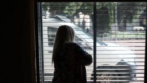 El jutjat prohibeix vendre les vivendes de l’estafa del notari