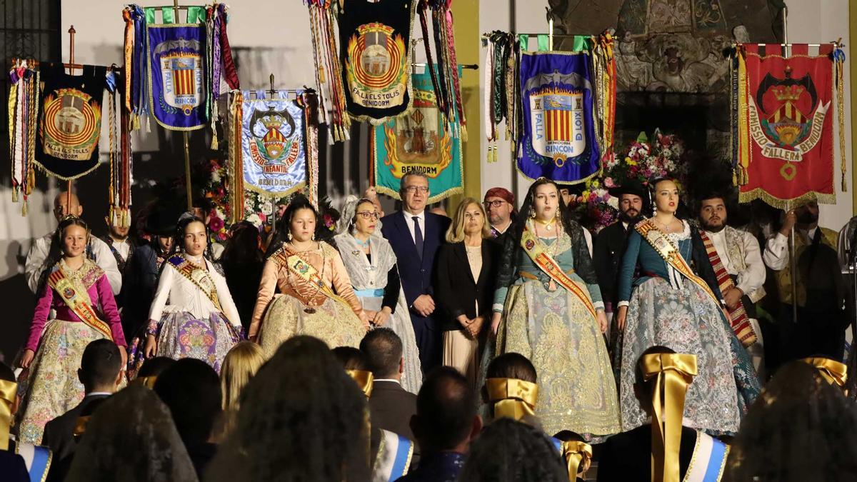 Un momento del acto de la ofrenda de Fallas en Benidorm.