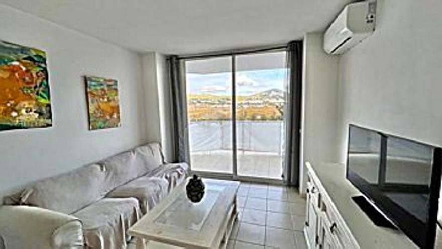600.000 € Venta de piso en Ibiza, 3 habitaciones, 2 baños...