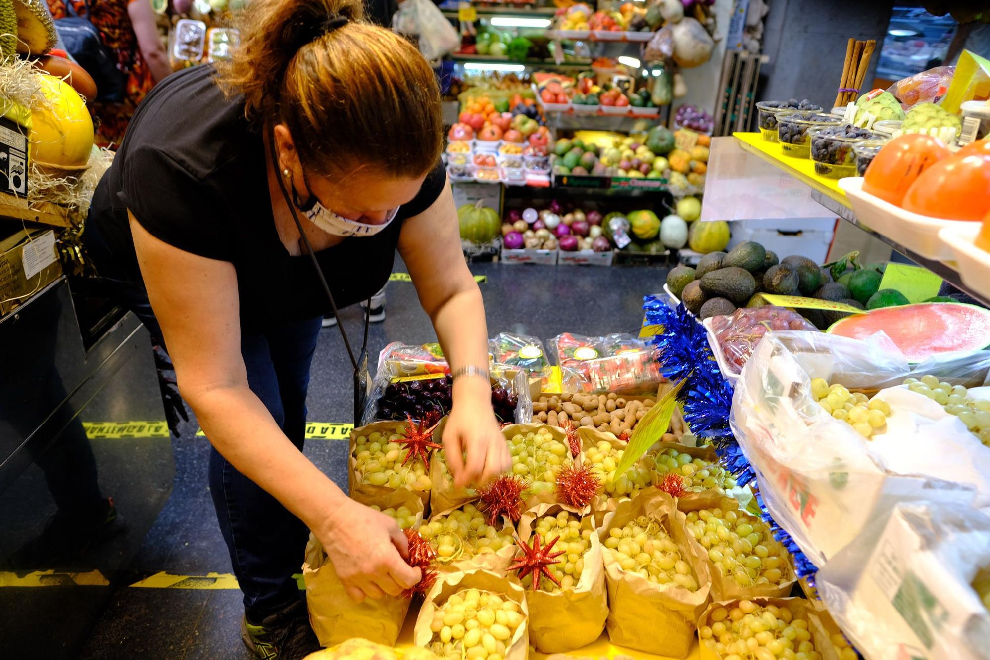 Venta de uvas para fin de año en el Mercado Central