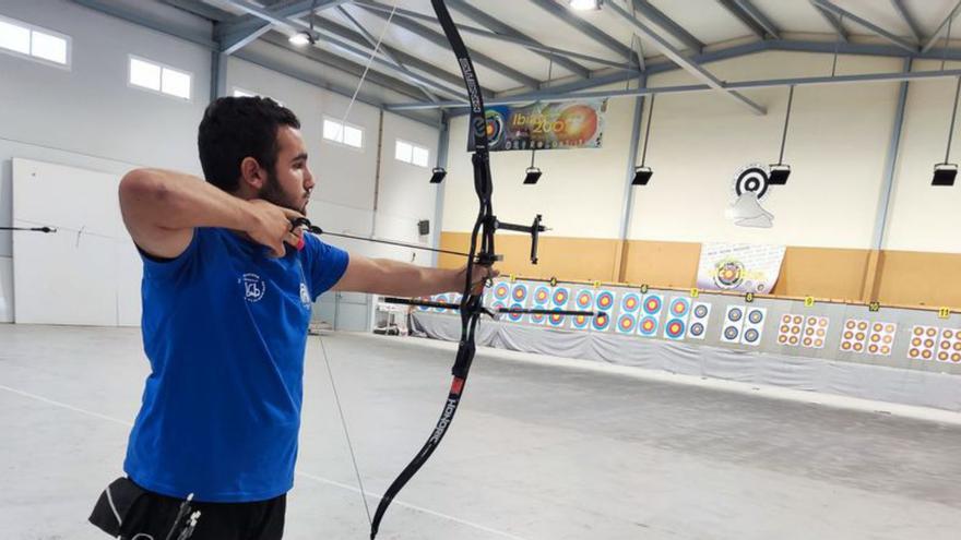 Chakir Boulkheir se prepara para tirar. | ARCOIBIZA