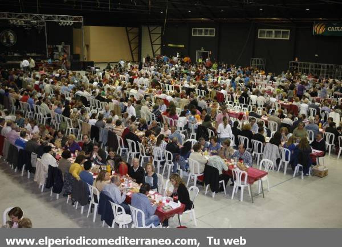 GALERÍA DE FOTOS - Cena de hermandad en las fiestas de Vila-real
