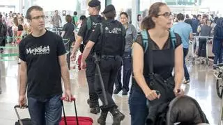 La Policía y la Guardia Civil detuvieron a 110 personas en el aeropuerto de Barcelona el año pasado