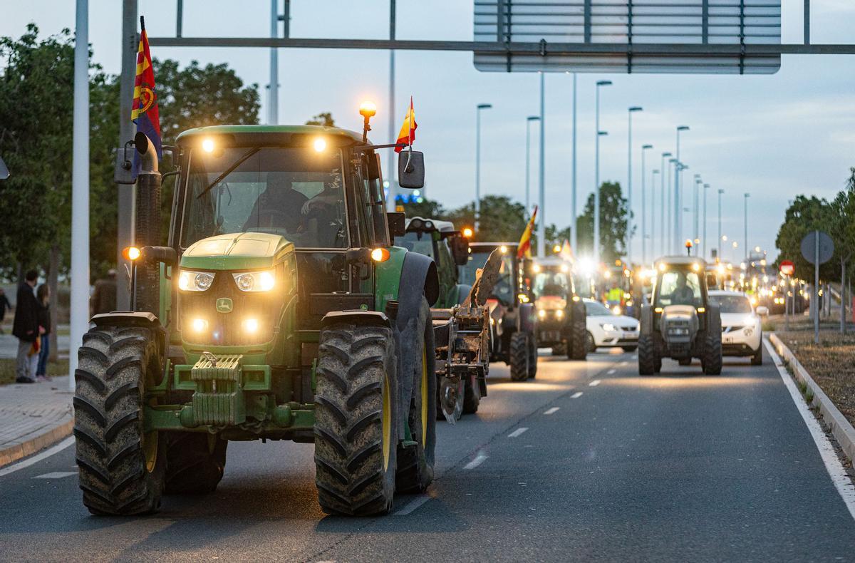 Tractorada en Crevillent y Elche