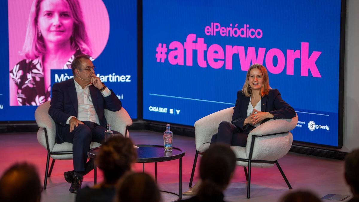 La consellera de Drets Socials i Inclusió, Mònica Martínez Bravo, y el director de EL PERIÓDICO, Albert Sáez, en el afterwork organizado en Casa Seat.