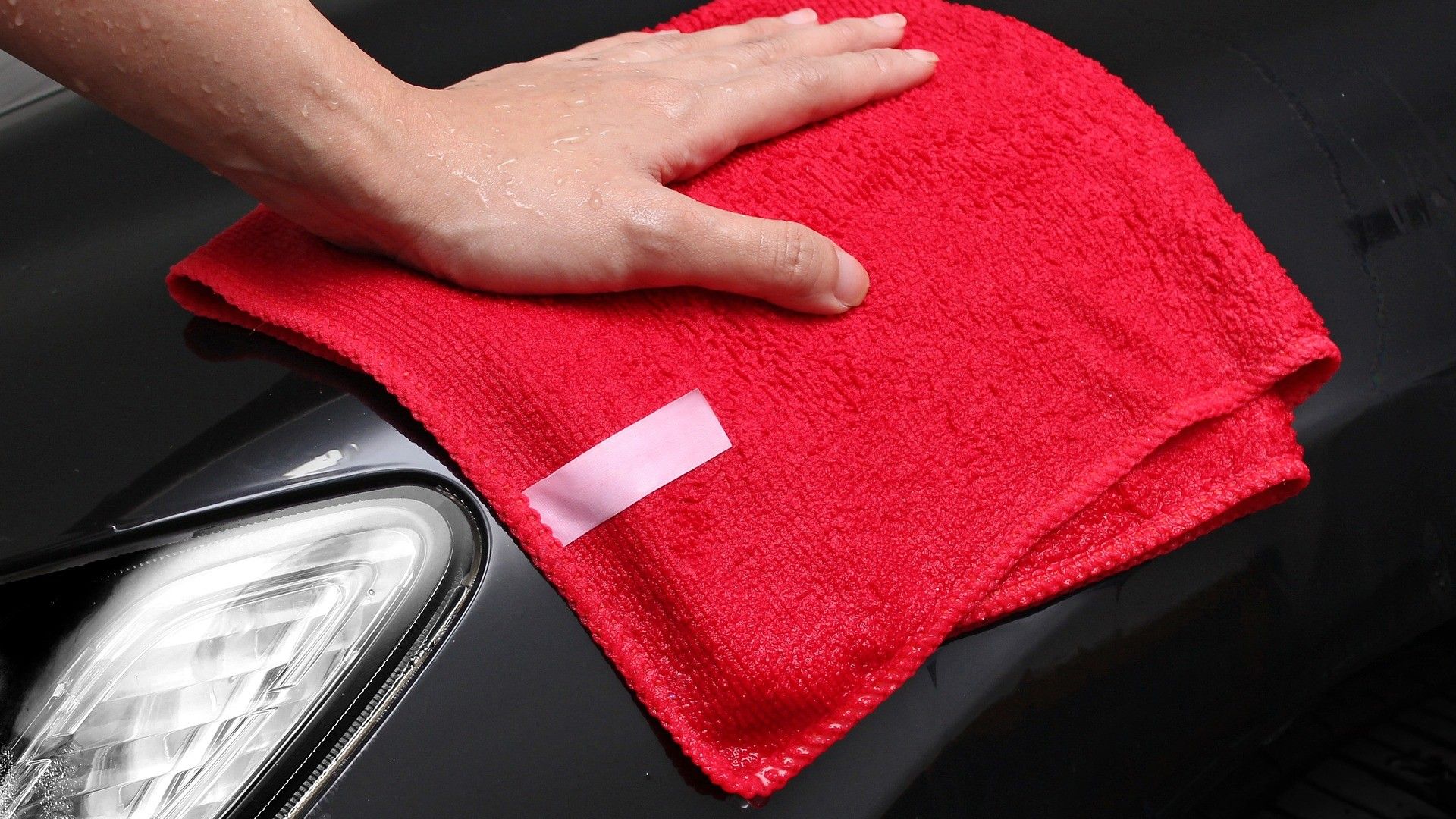 Limpieza: Cómo limpiar los faros del coche con solo dos productos