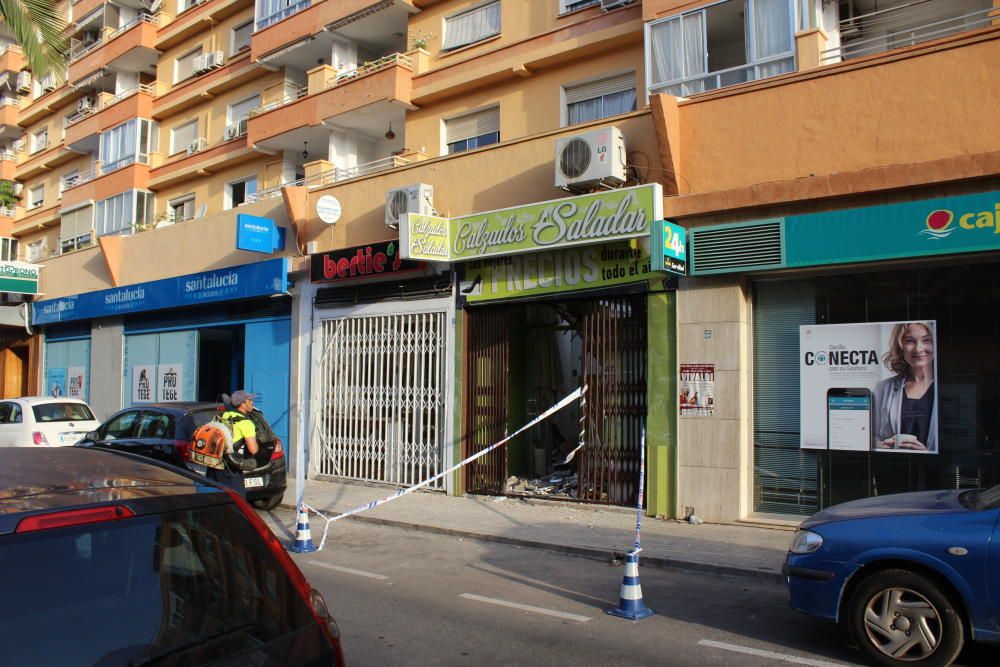 Una terraza se hunde de madrugada en un edificio de Dénia