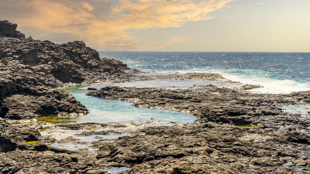 En Los Charcones descubrirás las impresionantes piscinas naturales que