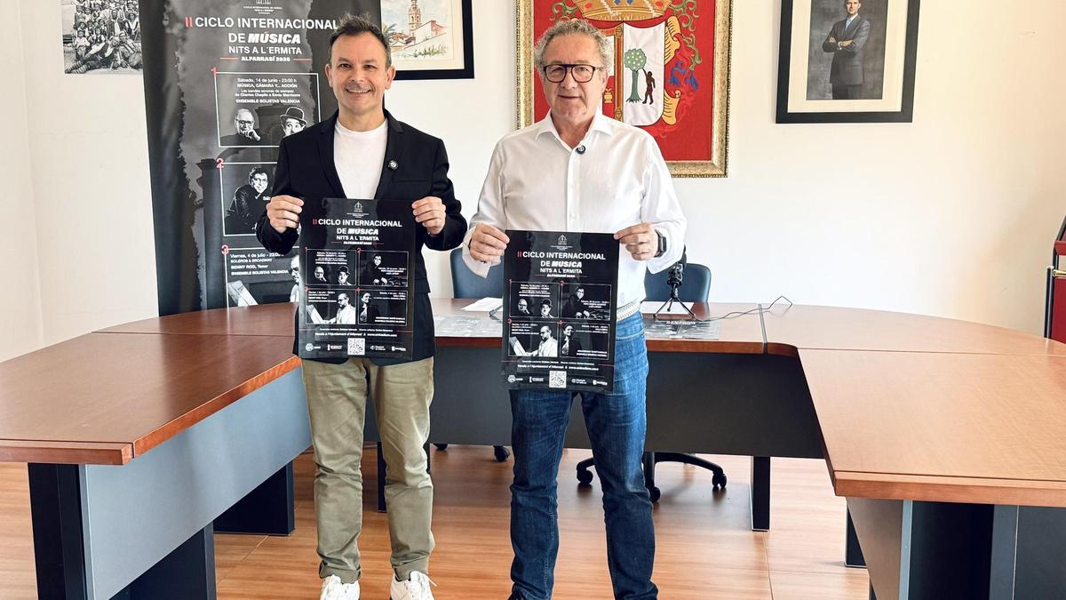 Casanova y Sanvíctor en la presentación de Nits a l'Ermita en Alfarrasí.