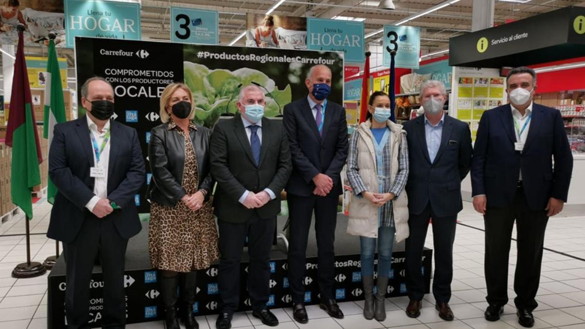 Presentación de la acción en el hipermercado Carrefour Alameda en Málaga capital