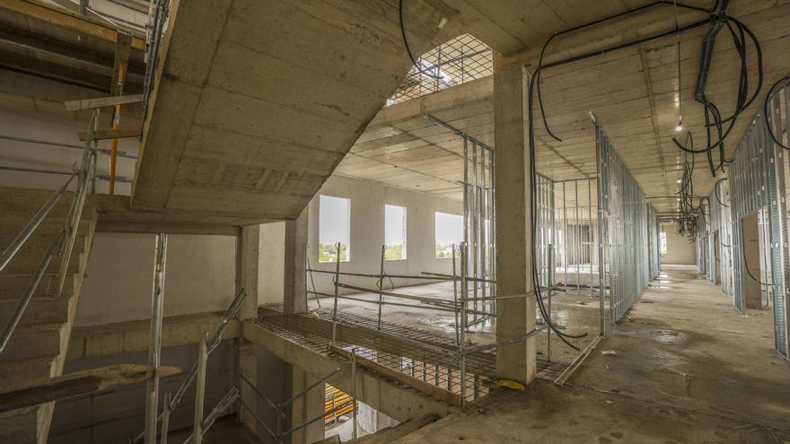Las obras del nuevo IES de La Corredoria &quot;van en plazo&quot;, asegura la consejera de Educación