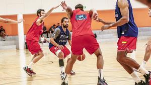 Sergio Llull, en acción, en el entrenamiento del miércoles de la selección