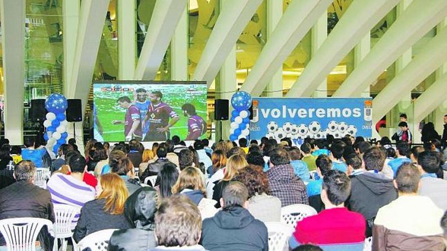 Tebas prohíbe pantallas gigantes en Oviedo para seguir el decisivo partido de Eibar: Esta es la razón que esgrime La Liga