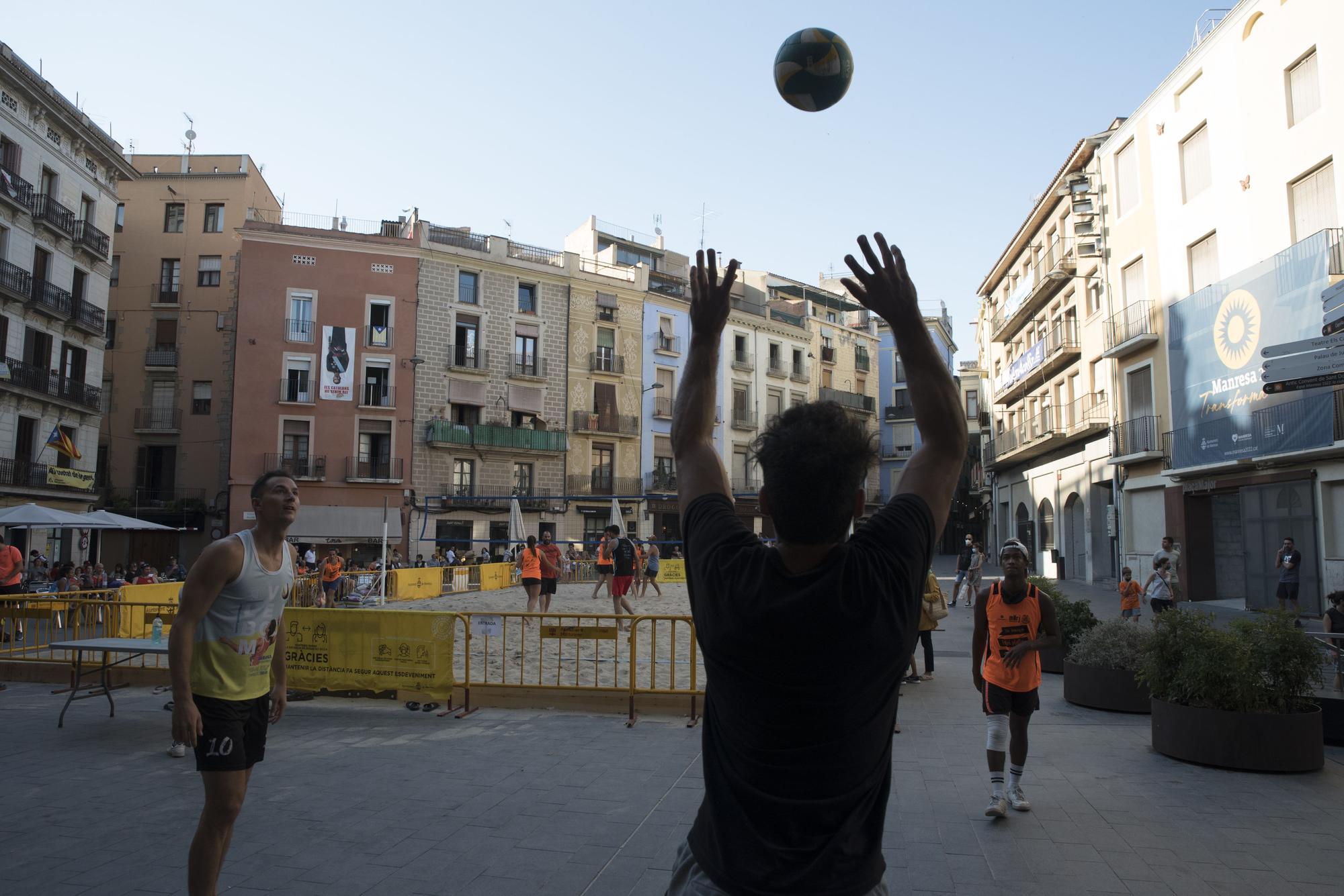 Torneig de Vòlei Manresa a la plaça Major