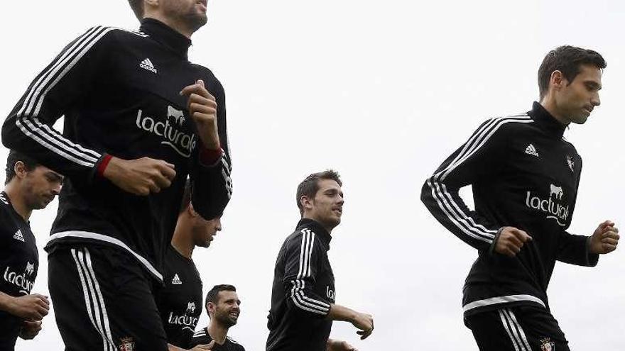 Los jugadores de Osasuna, durante un entrenamiento.