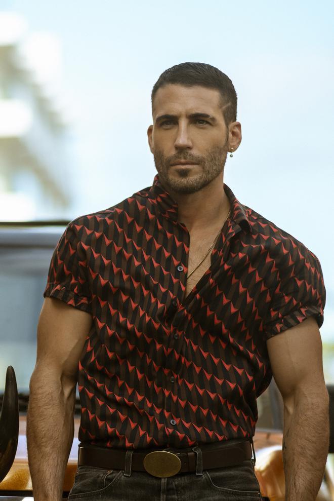 Miguel Ángel Silvestre en la serie 'Sky rojo'