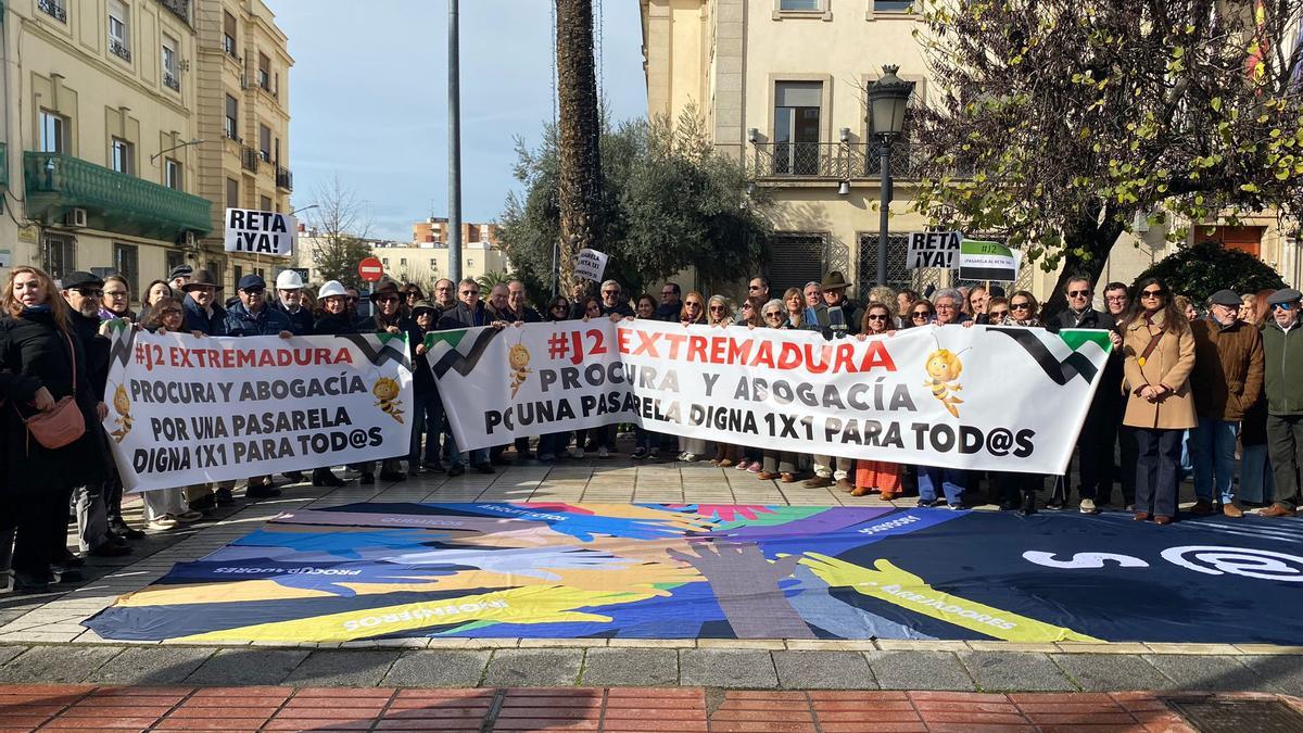 Protesta hoy en Badajoz de mutualistas, abogados y procuradores.