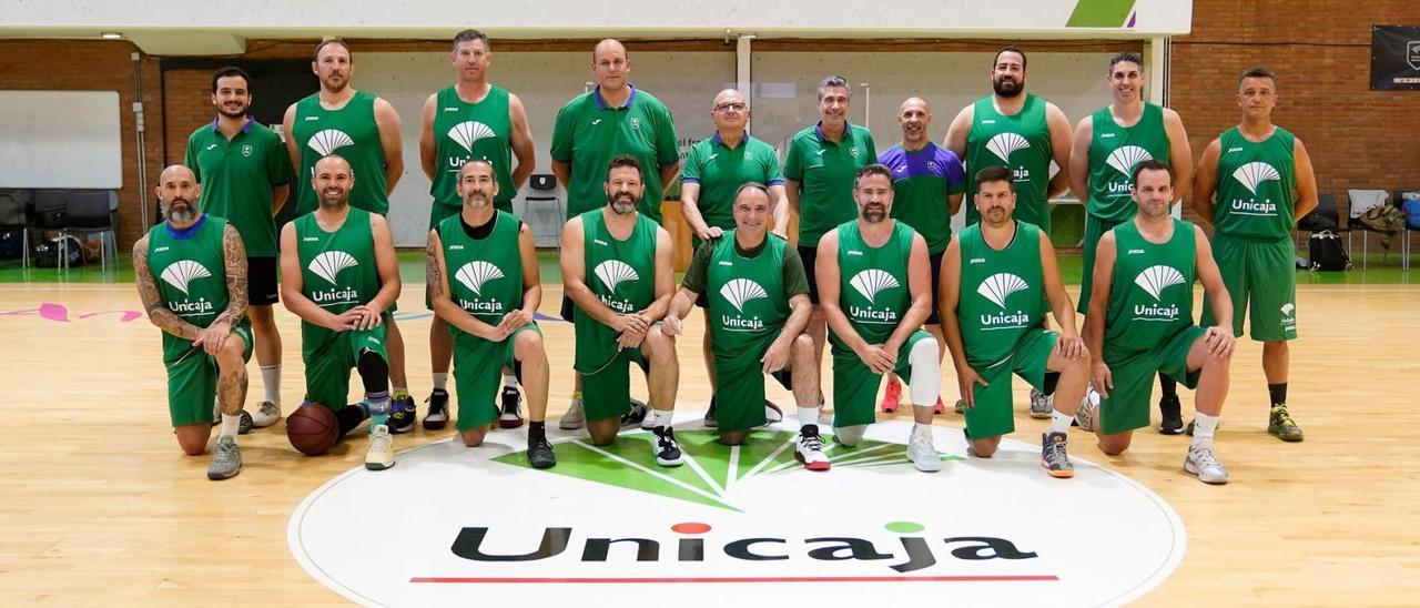 Plantilla del equipo del Unicaja +35 en el Campeonato de Europa FIMBA del que salieron vencedores. | UNICAJACB